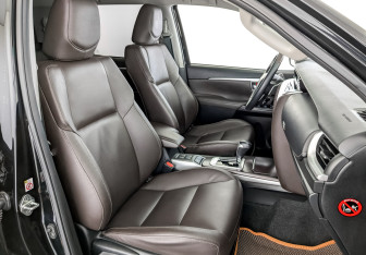 Подержанный автомобиль Toyota Fortuner 2018 года (24 фото)