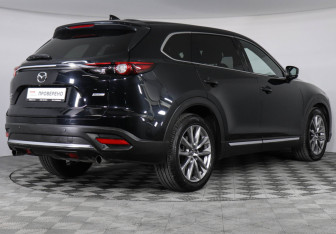 Подержанный автомобиль Mazda CX-9 2018 года (5 фото)