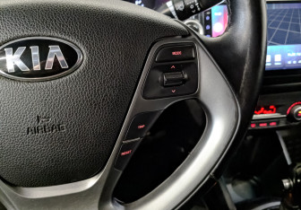 Подержанный автомобиль Kia Rio Sedan 2016 года (26 фото)