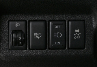 Подержанный автомобиль Nissan X-Trail 2011 года (18 фото)