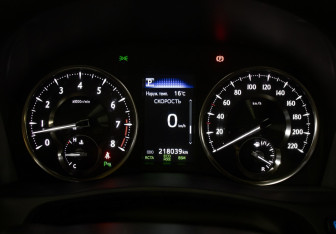 Подержанный автомобиль Toyota Alphard 2019 года (17 фото)