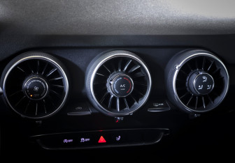 Подержанный автомобиль Audi TT Coupe 2016 года (19 фото)