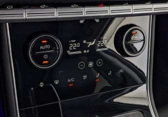 Подержанный автомобиль Chery Tiggo 8 2022 года (21 фото)