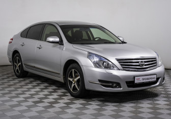 Подержанный автомобиль Nissan Teana 2011 года (3 фото)