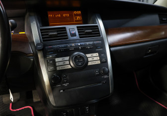 Подержанный автомобиль Nissan Teana 2006 года (14 фото)