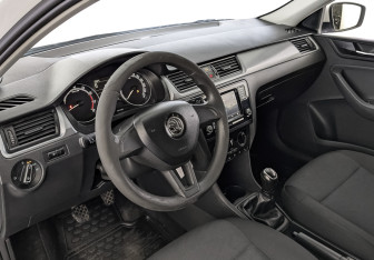 Подержанный автомобиль Skoda Rapid Liftback 2019 года (15 фото)