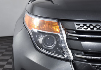 Подержанный автомобиль Ford Explorer 2015 года (7 фото)