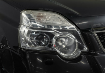 Подержанный автомобиль Nissan X-Trail 2011 года (15 фото)