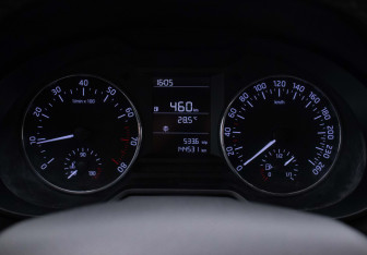Подержанный автомобиль Skoda Octavia Liftback 2013 года (12 фото)