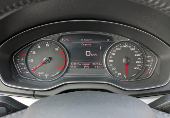 Подержанный автомобиль Audi Q5 2018 года (13 фото)