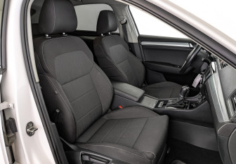 Подержанный автомобиль Skoda Superb Liftback 2016 года (24 фото)