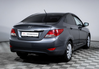 Подержанный автомобиль Hyundai Solaris Sedan 2012 года (5 фото)