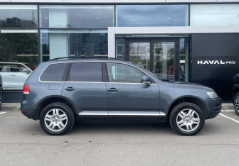 Подержанный автомобиль Volkswagen Touareg 2006 года (4 фото)