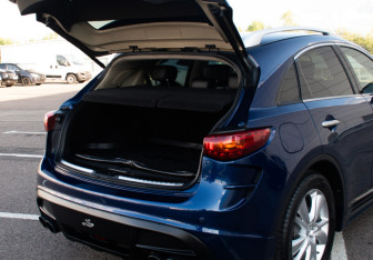 Подержанный автомобиль Infiniti QX70 2016 года (20 фото)