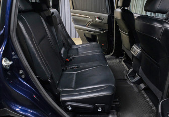 Подержанный автомобиль Toyota Highlander 2014 года (14 фото)