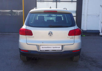 Подержанный автомобиль Volkswagen Tiguan 2012 года (6 фото)