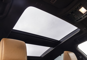 Подержанный автомобиль Lexus ES 2019 года (27 фото)