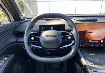 Подержанный автомобиль Omoda C7 2025 года (16 фото)