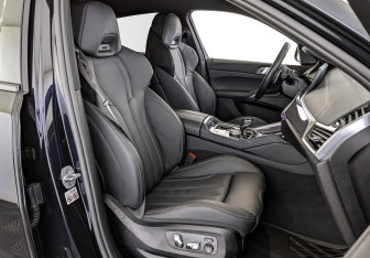 Подержанный автомобиль BMW X6 2021 года (24 фото)