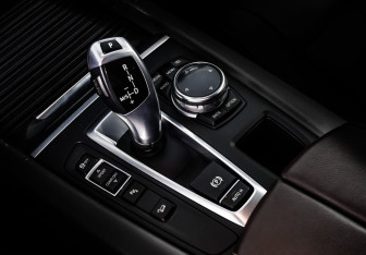 Подержанный автомобиль BMW X5 2014 года (17 фото)