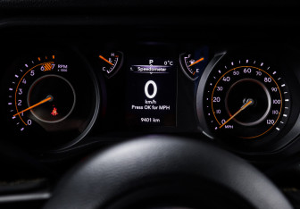 Подержанный автомобиль Jeep Wrangler 2024 года (11 фото)