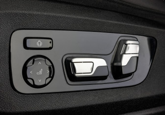 Подержанный автомобиль BMW X6 2021 года (26 фото)