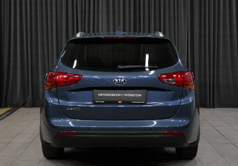 Подержанный автомобиль Kia Ceed Wagon 2017 года (5 фото)