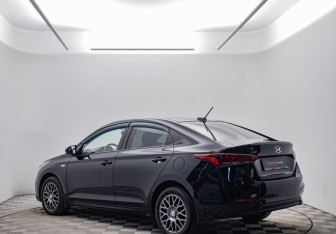 Подержанный автомобиль Hyundai Solaris Sedan 2017 года (7 фото)