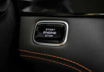 Подержанный автомобиль Changan UNI-K 2024 года (16 фото)