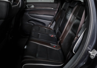 Подержанный автомобиль Jeep Grand Cherokee 2013 года (10 фото)