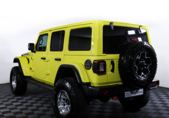 Подержанный автомобиль Jeep Wrangler 2023 года (7 фото)