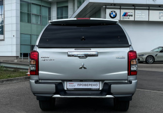 Подержанный автомобиль Mitsubishi L200 2022 года (6 фото)