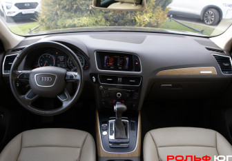 Подержанный автомобиль Audi Q5 2013 года (11 фото)