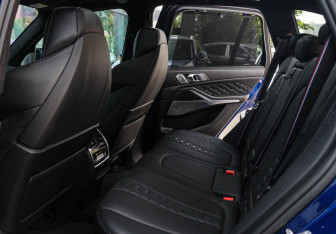 Подержанный автомобиль BMW X5 M 2021 года (8 фото)
