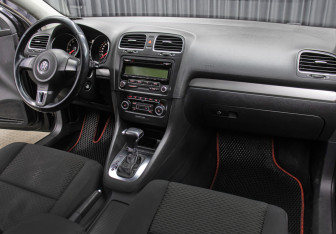 Подержанный автомобиль Volkswagen Golf Hatchback 2010 года (11 фото)