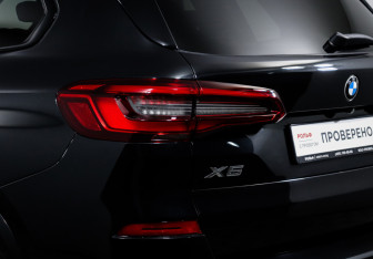 Подержанный автомобиль BMW X5 2019 года (17 фото)