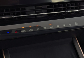 Подержанный автомобиль Omoda C5 2024 года (27 фото)