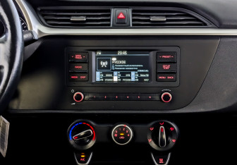 Подержанный автомобиль Kia Rio Hatchback 2021 года (15 фото)