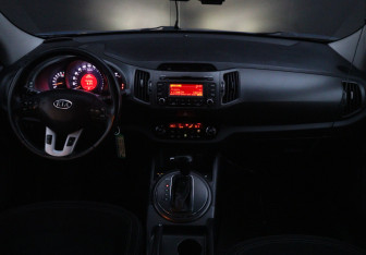Подержанный автомобиль Kia Sportage 2011 года (12 фото)