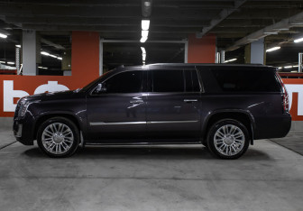 Подержанный автомобиль Cadillac Escalade Suv 2016 года (8 фото)