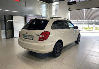 Подержанный автомобиль Skoda Fabia Wagon 2009 года (4 фото)