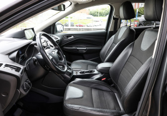 Подержанный автомобиль Ford Kuga 2015 года (15 фото)