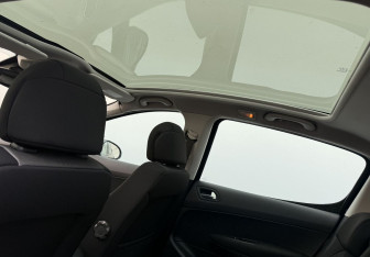 Подержанный автомобиль Peugeot 308 Hatchback 2009 года (12 фото)