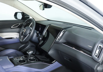 Подержанный автомобиль Hongqi HS3 2024 года (9 фото)