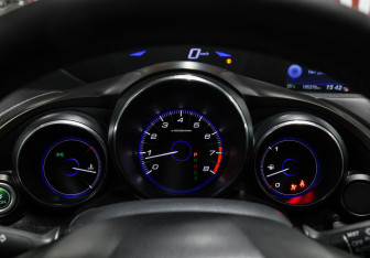 Подержанный автомобиль Honda Civic Hatchback 2012 года (12 фото)