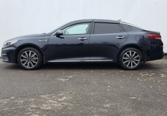 Подержанный автомобиль Kia Optima Sedan 2019 года (8 фото)