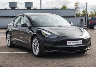 Подержанный автомобиль Tesla Model 3 2022 года (3 фото)