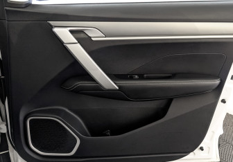 Подержанный автомобиль Geely Coolray 2023 года (25 фото)