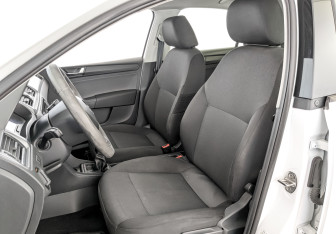 Подержанный автомобиль Skoda Rapid Liftback 2019 года (20 фото)