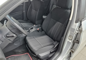 Подержанный автомобиль Citroen C4 Hatchback 2014 года (19 фото)